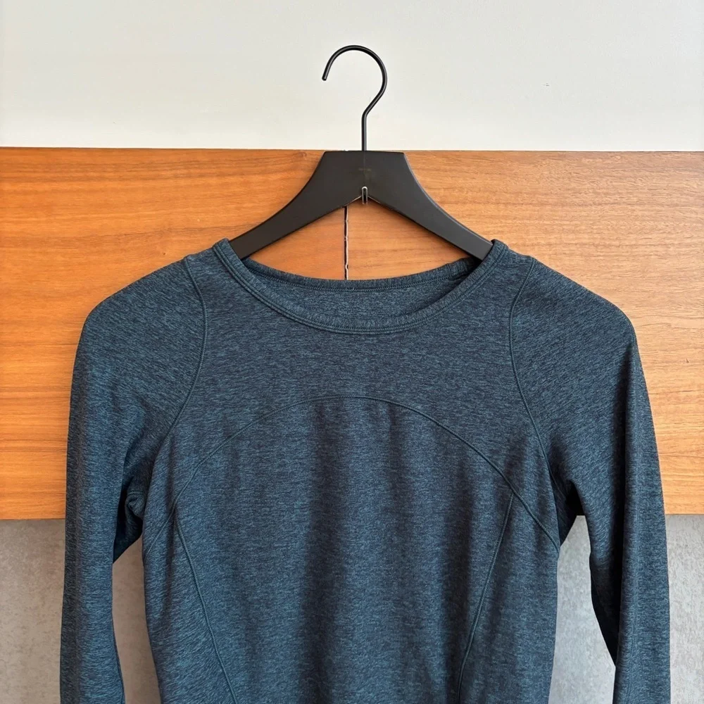 Lululemon Cypress Kiss Long Sleeve, Size 6